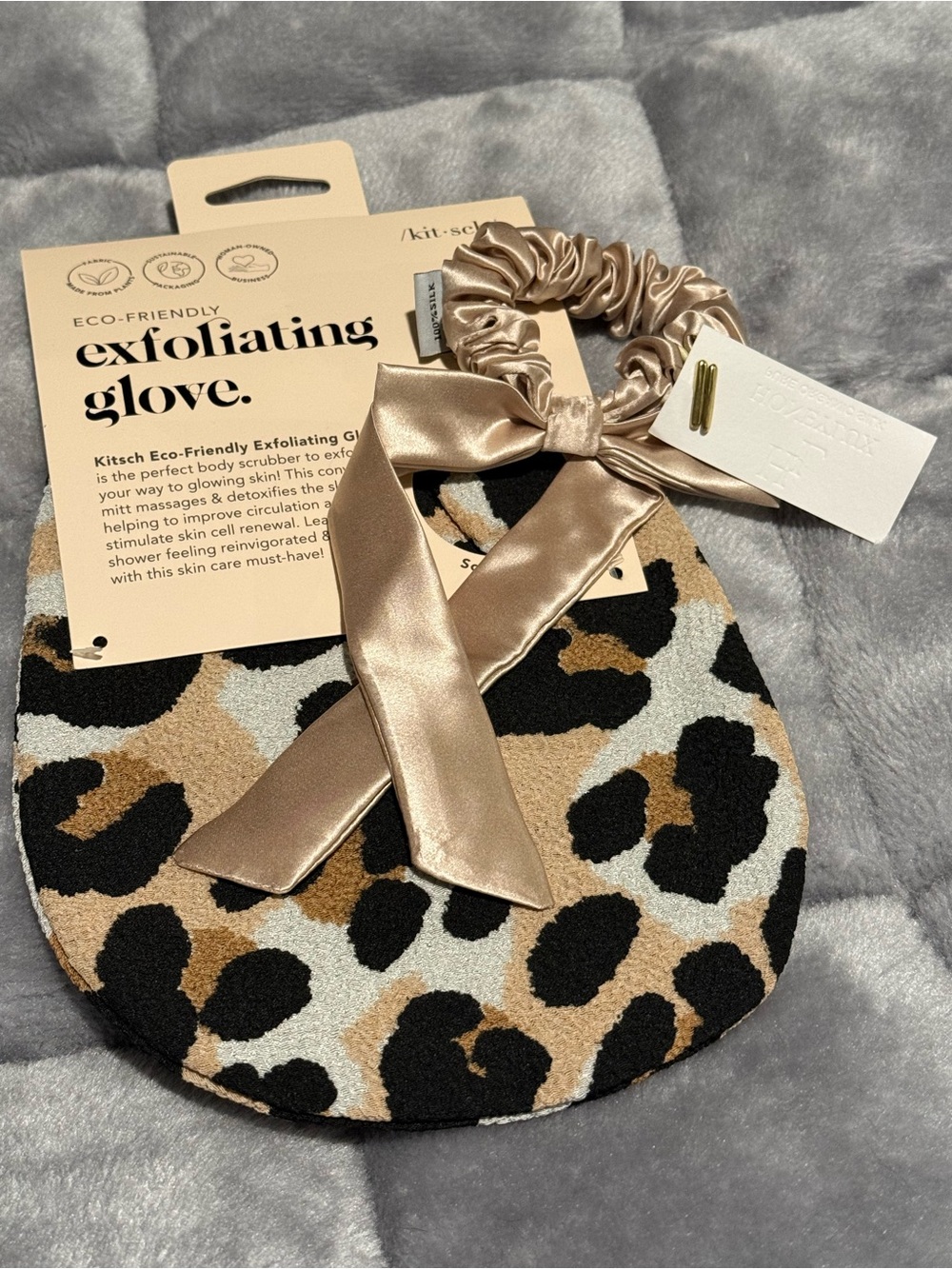 Kitsch Leopard Exfoliating Glove & HoneyLux Organic Silk Bow Scrunchie NWT